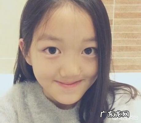 为什么李嫣才13岁给人感觉很成熟,与王菲李亚鹏离婚有关系吗?