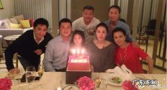 为什么李嫣才13岁给人感觉很成熟，与王菲李亚鹏离婚有关系吗？