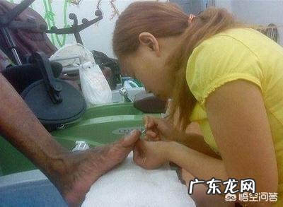 凤姐在美国做什么工作?