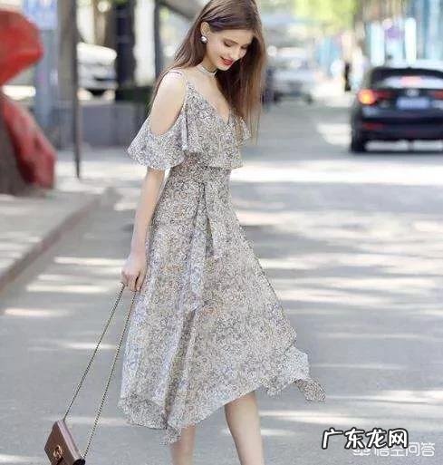 有些人会觉得碎花裙很土,你怎么看?