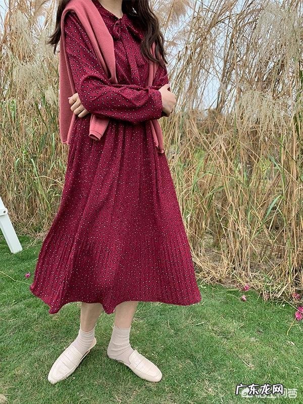 有些人会觉得碎花裙很土,你怎么看?