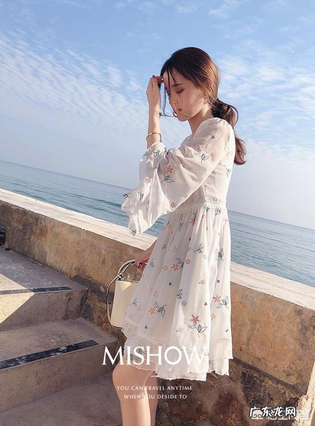 有些人会觉得碎花裙很土,你怎么看?