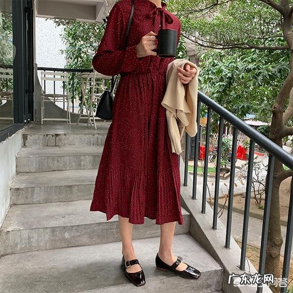 有些人会觉得碎花裙很土,你怎么看?