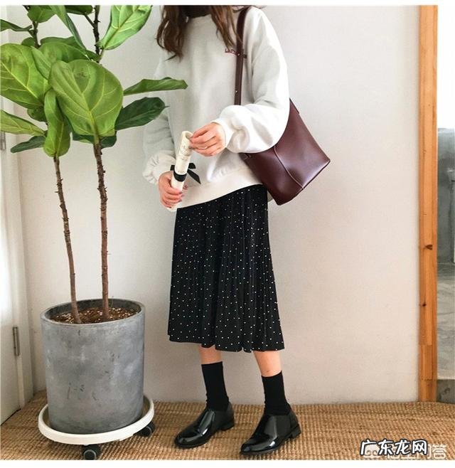 有些人会觉得碎花裙很土,你怎么看?