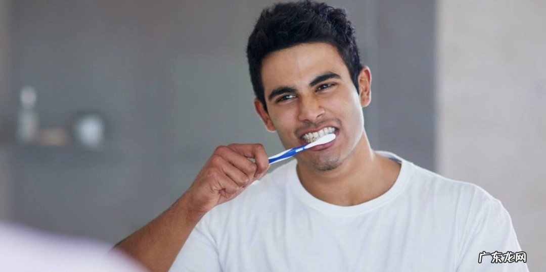 牙齿里面有黑垢怎么办