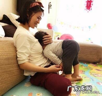 婴儿一吃奶就哭什么原因？