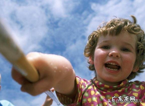 如何与两岁的小宝宝相处?