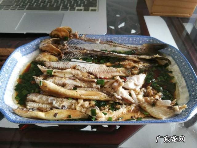 清蒸鱼怎么做才能既美观又美味?
