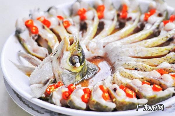清蒸鱼怎么做才能既美观又美味?