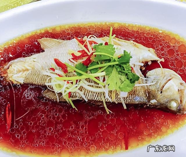 清蒸鱼怎么做才能既美观又美味?