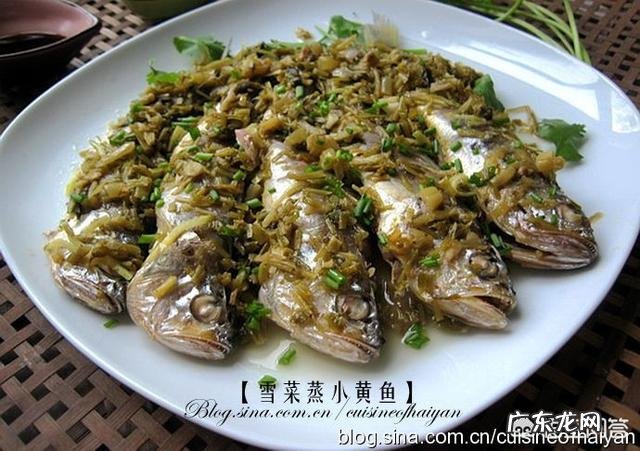 清蒸鱼怎么做才能既美观又美味?