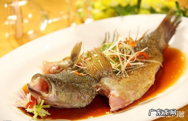 清蒸鱼怎么做才能既美观又美味?