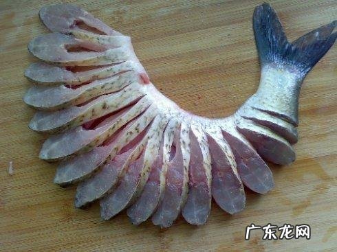 清蒸鱼怎么做才能既美观又美味?