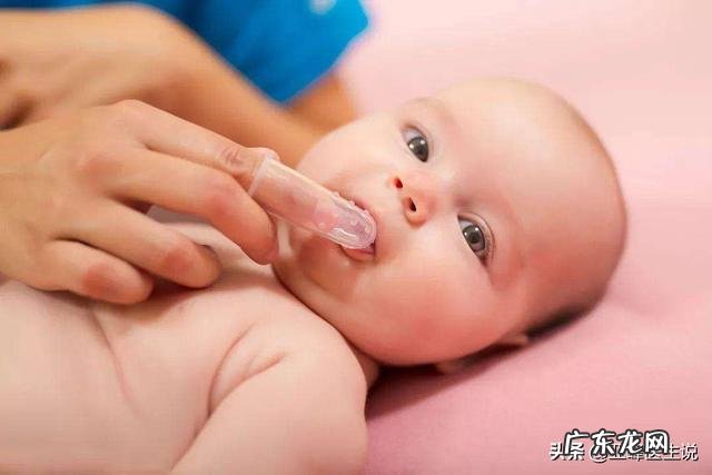 孩子大约几岁开始换牙?