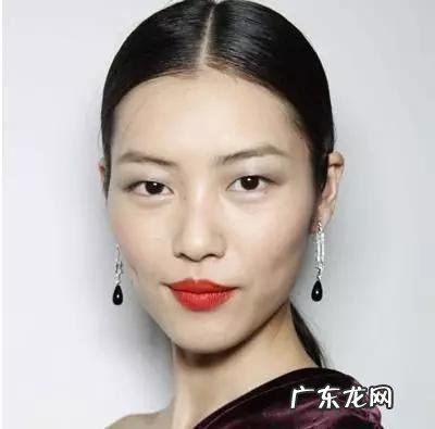 长型脸剪什么头发？