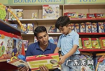 孩子是个玩具迷,见啥要啥,家长如何引导?