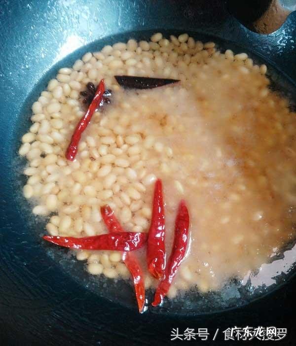 黄豆的营养价值高,我们一般都会打豆浆,发豆芽,也会凉拌,豆渣怎么吃呢?