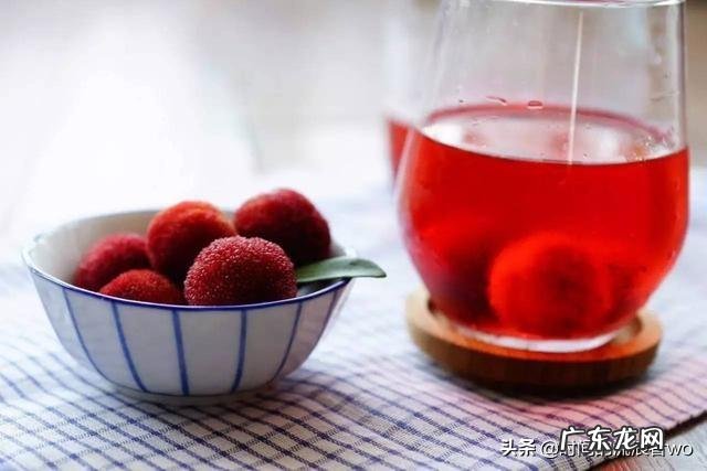 女人每天晚上喝一点杨梅泡的酒，有什么好处？