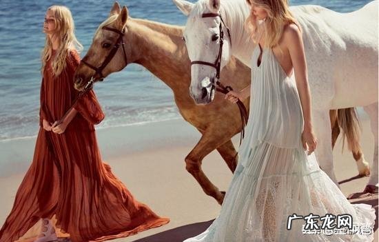 白色衣服长时间没有穿换季了,拿出来穿变黄了,怎么办呢?