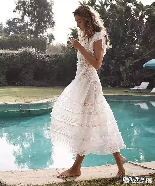 白色衣服长时间没有穿换季了,拿出来穿变黄了,怎么办呢?