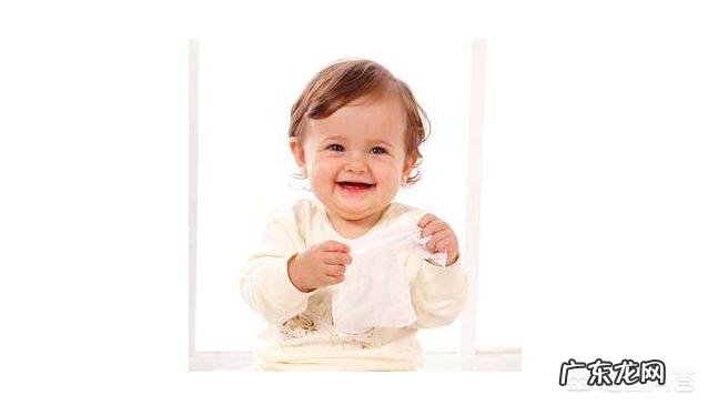 给宝宝用湿纸巾擦屁股,怎么做才对?