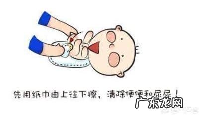 给宝宝用湿纸巾擦屁股,怎么做才对?