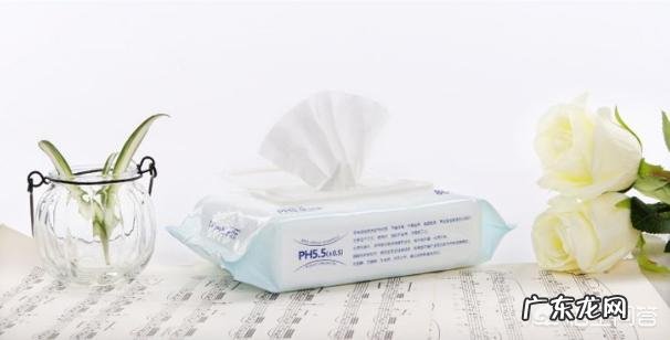 给宝宝用湿纸巾擦屁股,怎么做才对?