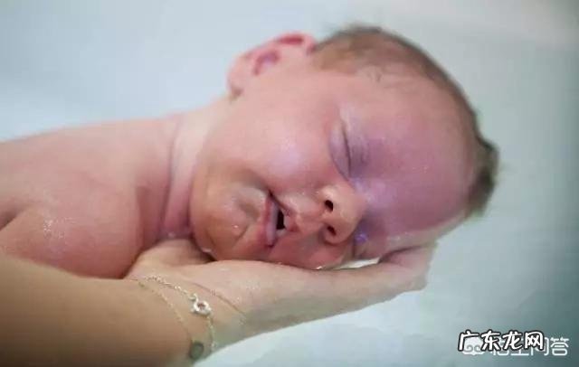 一般去看孕妇与刚出生的孩子时,送什么礼物好?