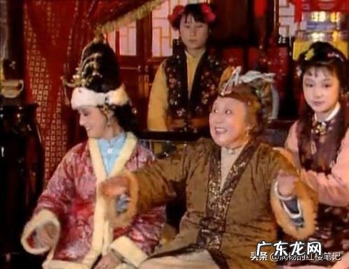 凤姐敢开贾母、黛玉等人的玩笑，为何却不敢调侃自己的表妹薛宝钗？