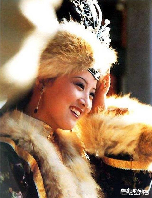 凤姐敢开贾母、黛玉等人的玩笑,为何却不敢调侃自己的表妹薛宝钗?