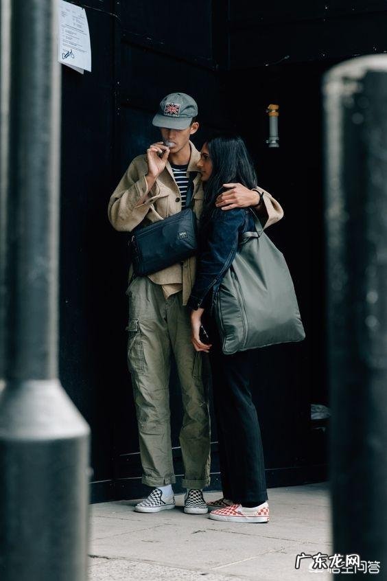 男生穿帆布鞋时配什么样的裤子比较好?