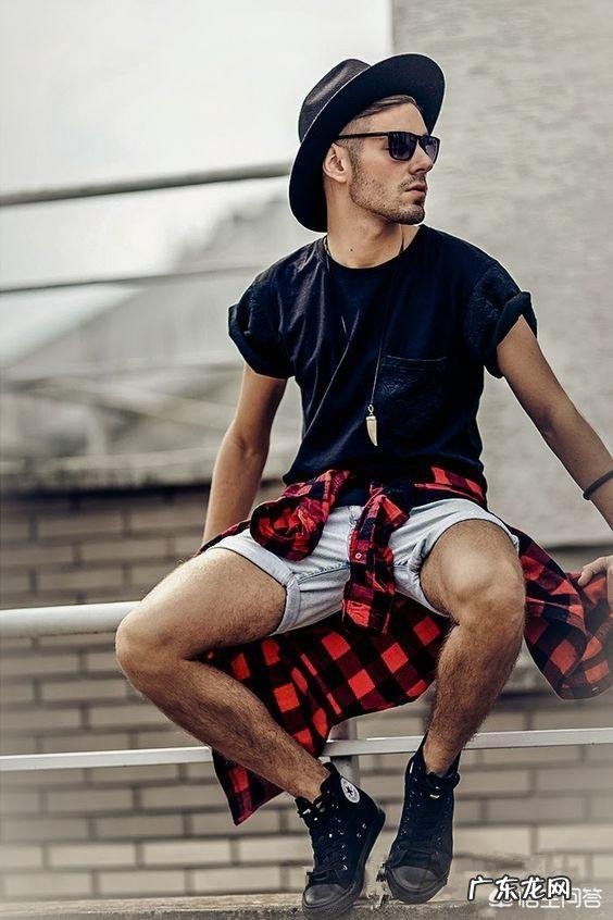 男生穿帆布鞋时配什么样的裤子比较好?