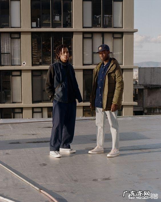 男生穿帆布鞋时配什么样的裤子比较好?