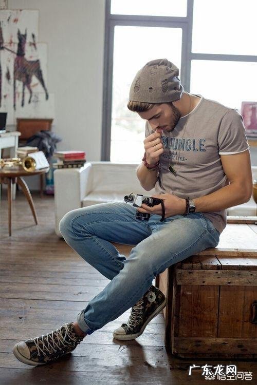 男生穿帆布鞋时配什么样的裤子比较好?