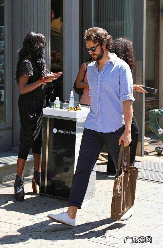 男生穿帆布鞋时配什么样的裤子比较好?