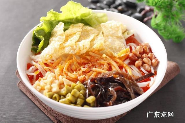 螺蛳粉闻起来很臭，臭的原因是什么？