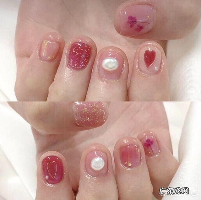 夏天适合做什么颜色的美甲？