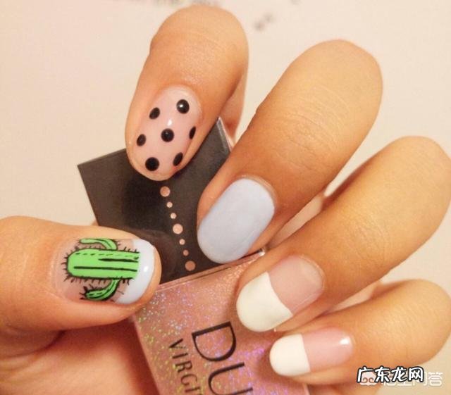 夏天适合做什么颜色的美甲？