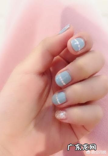 夏天适合做什么颜色的美甲?