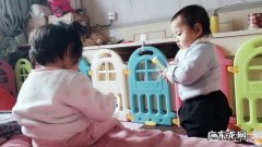 宝宝6个月了还跟4个月的孩子一样大，担心孩子的发育问题，应该怎么办？