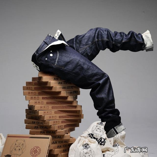 大腿不直但腿瘦,穿什么裤子显得腿直?