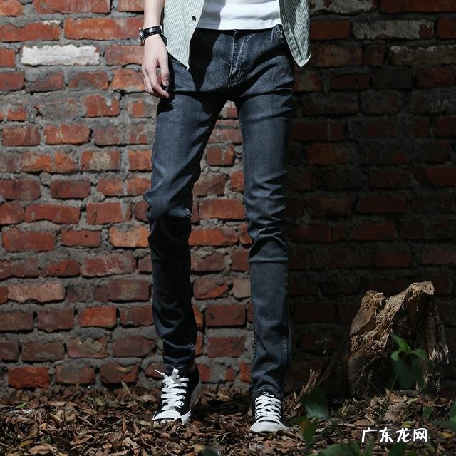 大腿不直但腿瘦，穿什么裤子显得腿直？