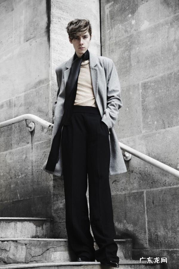 大腿不直但腿瘦,穿什么裤子显得腿直?