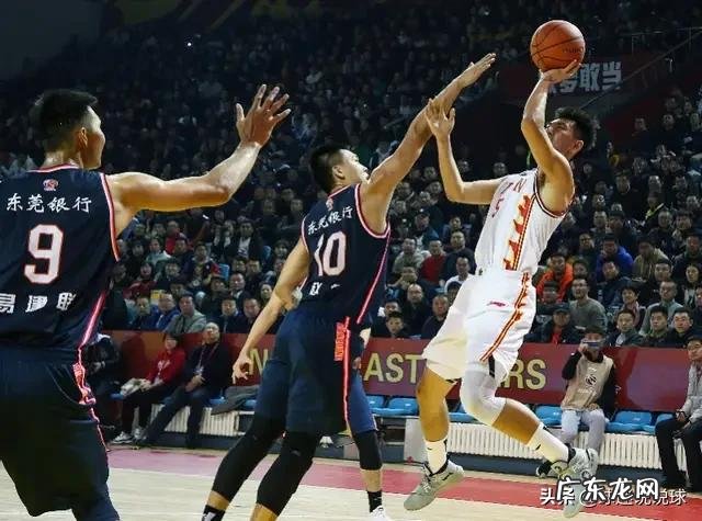 cba第4轮吉林队再次扮演杀手角色,主场击败广东队,为什么广东球迷怪裁判?