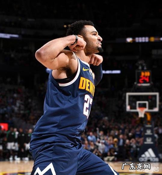 如何看待欧文愤怒并将球扔向观众席?