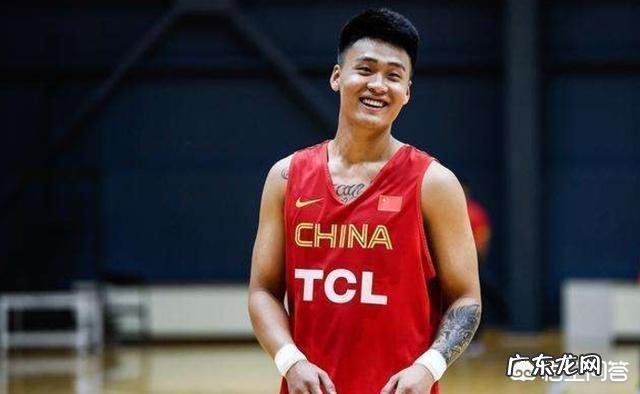 赵睿当年深夜玩游戏,甚至还明示一些球迷:你们为国家做了什么。你怎么看赵睿这球员?