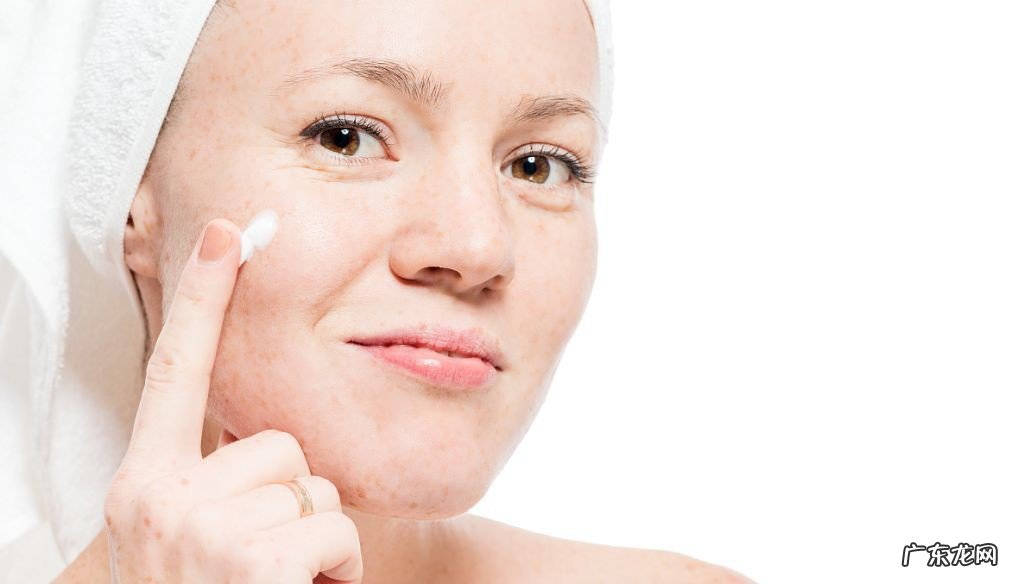 鸡蛋黄敷脸有什么好处