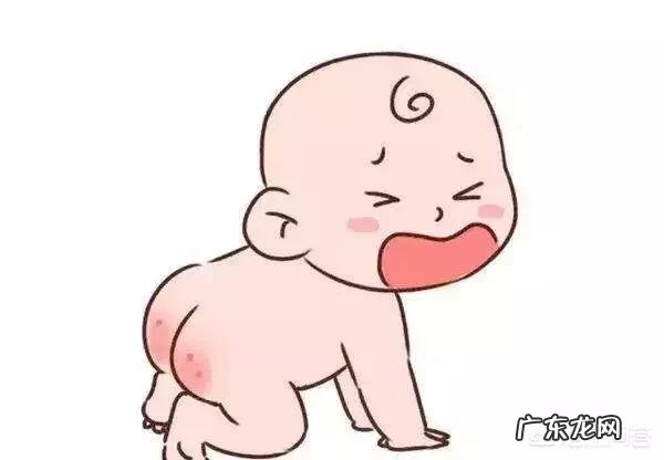 新生儿是穿尿片好还是穿尿裤好?