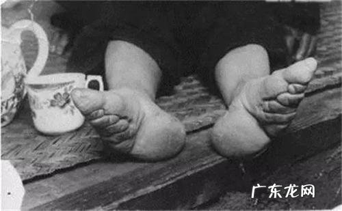 那些脚好看的女生平时都是怎么保养自己的脚的?