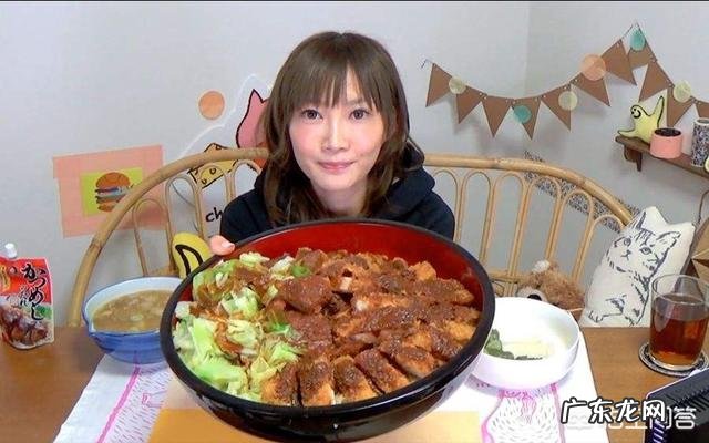 网络主播大胃王真的是有一个超级大胃吗?为什么他们一次可以吃那么多的食物?